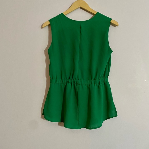 Green blouse sleeveless - Picture 3 of 3